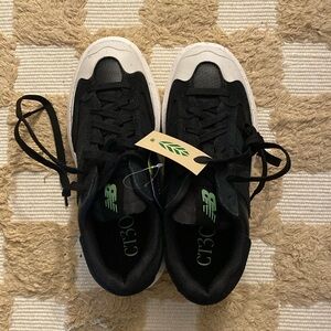 NWT New Balance CT302 in black green. women’s 7.5 / men’s 6